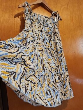NWOT Meet Me In Santorini Tie-String Flowy Floral Dress